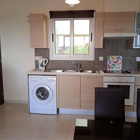 Apartamento Cosy One Bedroom Apartment With Communal Pool