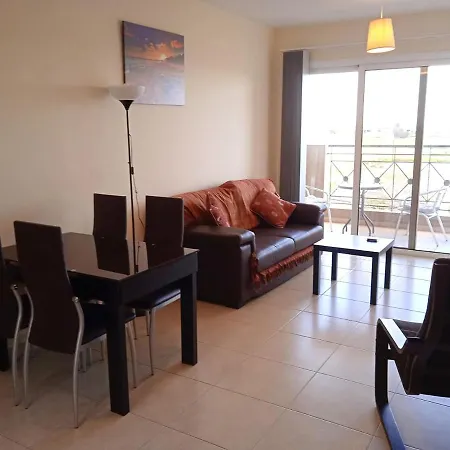 아파트 Cosy One Bedroom Apartment With Communal Pool *