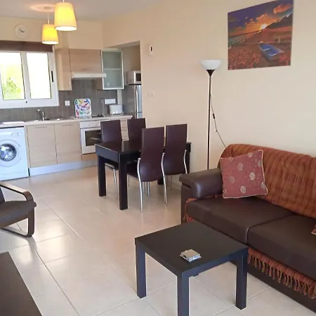 Cosy One Bedroom Apartment With Communal Pool * Kiti