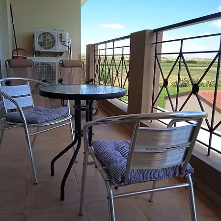 Cosy One Bedroom Apartment With Communal Pool Kiti